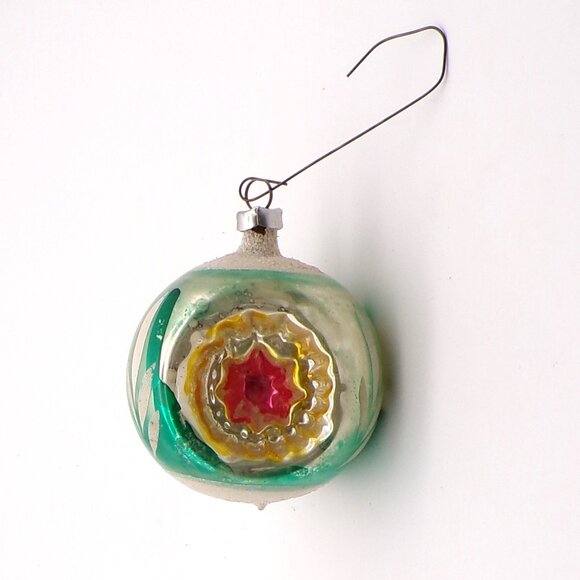 Vintage 50s 60s Glass Christmas Ornament - Picture 3 of 8